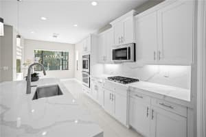 9240 Meridian Dr E, Parkland, FL 33076, Sold 02/10/25