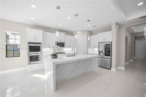 9240 Meridian Dr E, Parkland, FL 33076, Sold 02/10/25