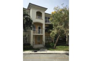 2700 Ne 184th Ter 126, Aventura