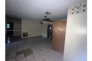 17900 NW Sunshine State Pkwy W, Miami, FL 33169, Sold 02/07/25