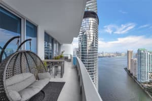 Epic Tower, 200 Biscayne Blvd Way, Miami, FL 33131, Sold 12/30/24