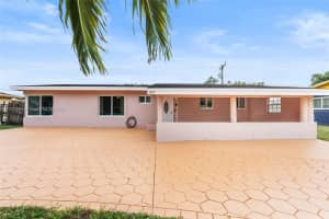 1440 Nw 179th Ter, Miami Gardens