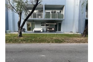 9373 Fontainebleau Blvd, Miami, FL 33172, Sold 04/29/25
