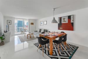 1200 Brickell Bay Dr APT 2617, Miami, FL 33131, Sold 07/30/25