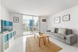 1200 Brickell Bay Dr APT 2617, Miami, FL 33131, Sold 07/30/25
