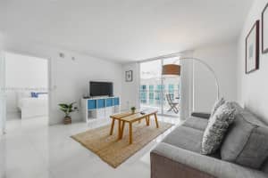 1200 Brickell Bay Dr APT 2617, Miami, FL 33131, Sold 07/30/25
