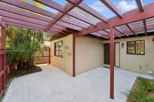 2620 N 38th Ave, Hollywood, FL 33021, Sold 01/14/25