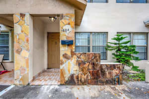 1604 Ne 151st St 1604, North Miami Beach