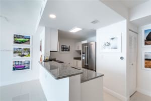 275 NE 18th St, Miami, FL 33132, Sold 02/03/25