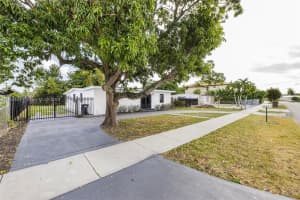 4541 SW 100th Ave, Miami, FL 33165, Sold 01/22/25
