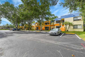 191 Lakeview Dr, Weston, FL 33326, Sold 02/18/25