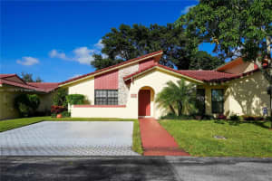 9535 Toledo Ln, Davie, FL 33324, Sold 02/20/25