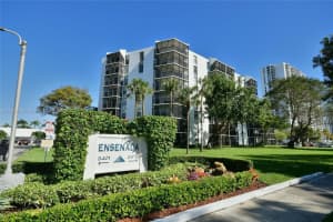 3475 N Country Club Dr 615, Aventura