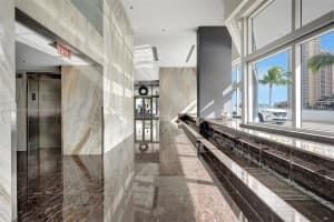 325 Biscayne Blvd, Miami, FL 33131, Sold 03/21/25
