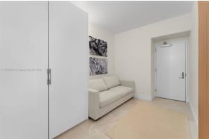 1010 Brickell, 1010 Brickell Ave, Miami, FL 33131, Sold 05/15/25