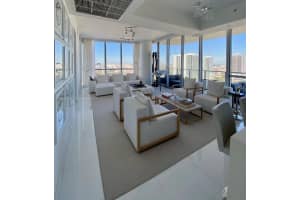 1100 Biscayne Blvd 2605, Miami