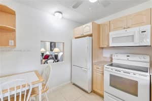 419 SW Natura Ave, Deerfield Beach, FL 33441, Sold 02/19/25