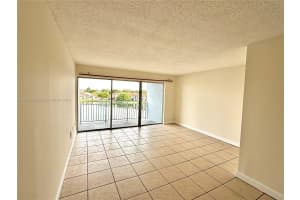 9359 Fontainebleau Blvd, Miami, FL 33172, Sold 03/31/25
