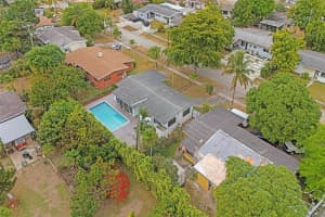 580 NE 172nd St, North Miami Beach, FL 33162, Sold 02/21/25