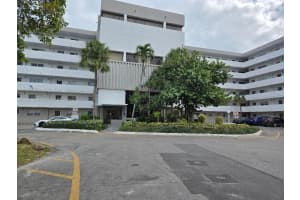 4000 Ne 169th St 401, North Miami Beach
