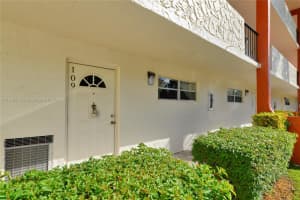 9800 N Hollybrook Lake Dr 109, Pembroke Pines