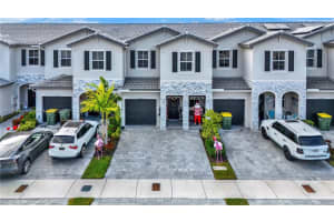 2658 SE 10th St, Homestead, FL 33035, Sold 05/06/25