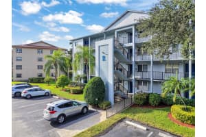 900 Sw 125th Way 304r, Pembroke Pines