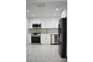 8024 Tatum Waterway Dr APT 5A, Miami Beach, FL 33141, - MLS#A11709720