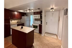 1201 Hillcrest Ct, Hollywood, FL 33021, Sold 04/01/25