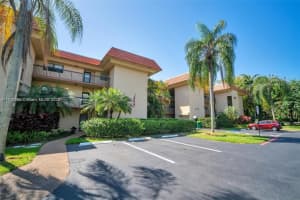 200 Jacaranda Country Club Dr, Plantation, FL 33324, Sold 03/28/25