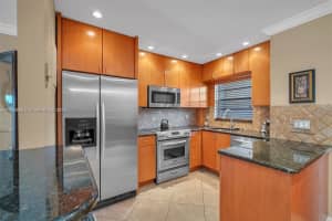 200 Jacaranda Country Club Dr, Plantation, FL 33324, Sold 03/28/25
