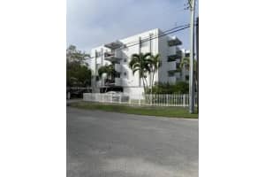 1090 Ne 129th St 202 North Miami, FL 33161 - Off Market