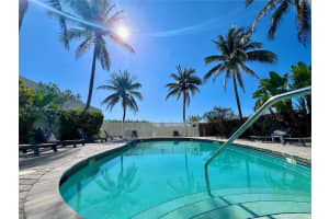 335 Ocean Dr 210, Miami Beach