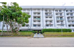 920 NE 169th St, North Miami Beach, FL 33162, Sold 03/10/25