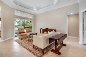 10213 S Lake Vista Cir, Davie, FL 33328, Sold 03/17/25