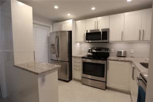 470 Paradise Isle Blvd APT 107, Hallandale Beach, FL 33009, - MLS#A11710311