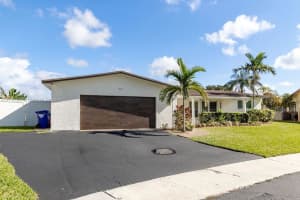 431 NW 96th Ave, Pembroke Pines, FL 33024, Sold 02/18/25