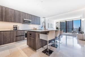 68 SE 6th St Apt 2803, Miami, FL 33131, Sold 05/30/25