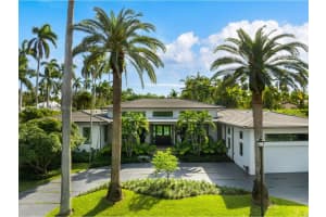 71 Lagorce Cir, Miami Beach, FL 33141, Sold 01/17/25