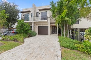 909 Ne 16th Ave Fort Lauderdale, FL 33304 - MLS#A11711157