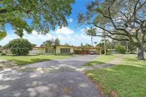 6260 Plantation Rd, Plantation, FL 33317, Sold 01/17/25