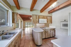 6260 Plantation Rd, Plantation, FL 33317, Sold 01/17/25