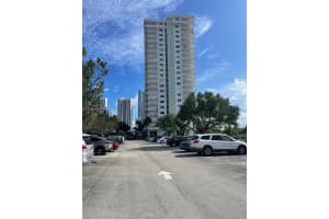 500 Bayview Dr 617, Sunny Isles Beach