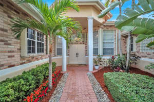 5079 Waters Edge Way, Cooper City, FL 33330, Sold 02/25/25