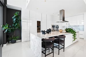 68 SE 6th St, Miami, FL 33131, Sold 12/19/24