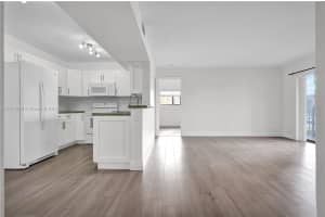 200 Palm Cir W, Pembroke Pines, FL 33025, Sold 07/25/25