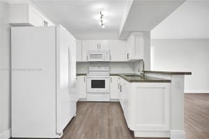200 Palm Cir W, Pembroke Pines, FL 33025, Sold 07/25/25
