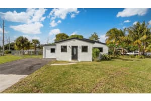 327 NE 15th Ave, Boynton Beach, FL 33435, Sold 08/29/25