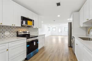327 NE 15th Ave, Boynton Beach, FL 33435, Sold 08/29/25