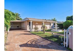 241 W 33rd St, Hialeah, FL 33012, Sold 04/03/25